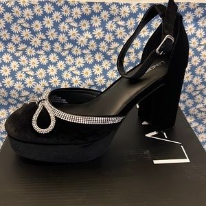 NWT Lane Bryant Bow Sparkly Platform Heels